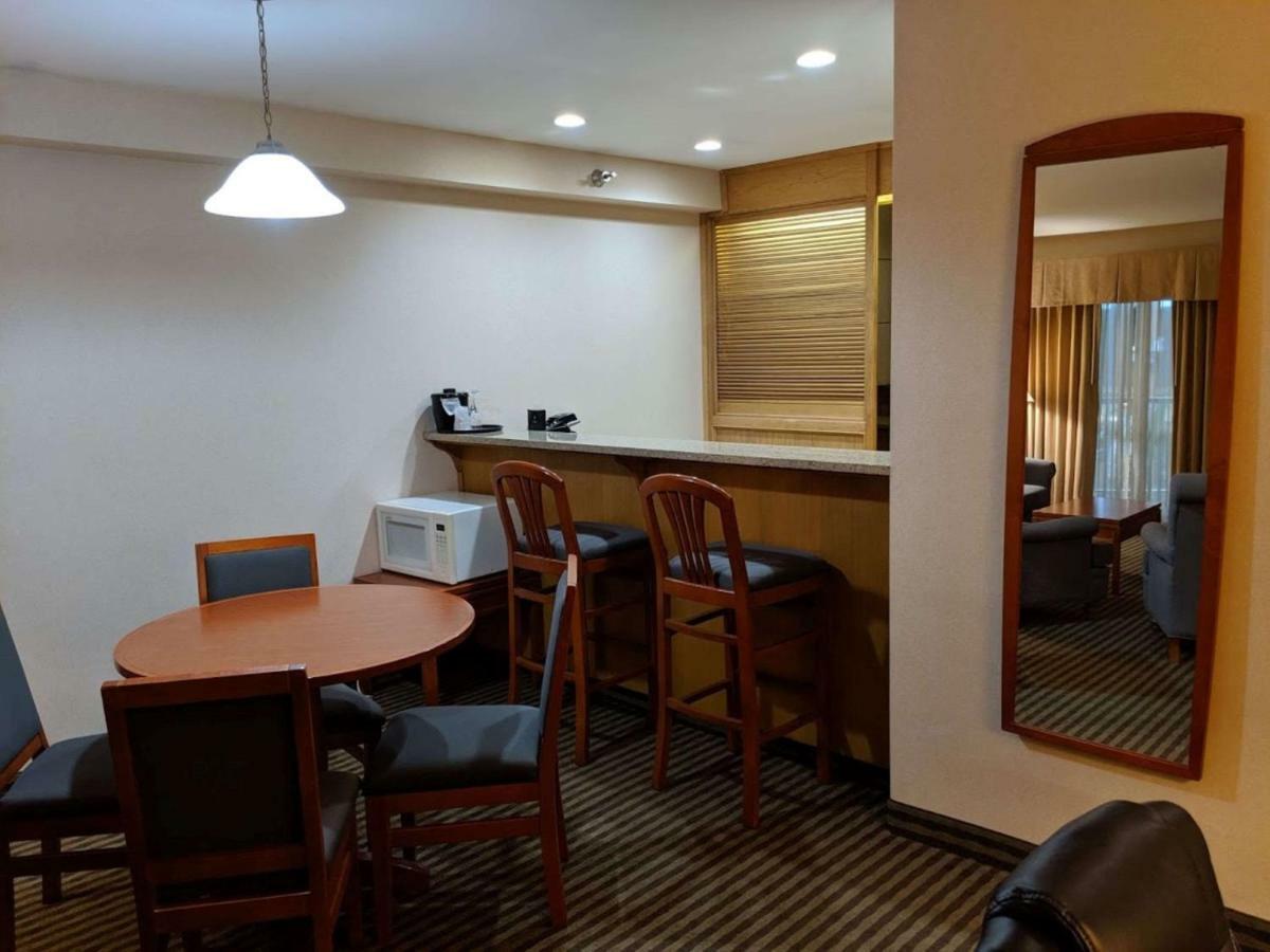 Surestay Hotel By Best Western تشيليواك المظهر الخارجي الصورة